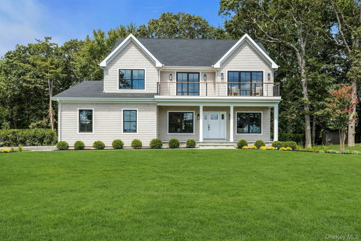 Exterior, Facade, Farmhouse