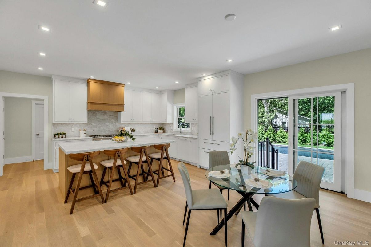 Dining room, Interior, Kitchen, Recessed Lighting, Wood Texture Flooring
