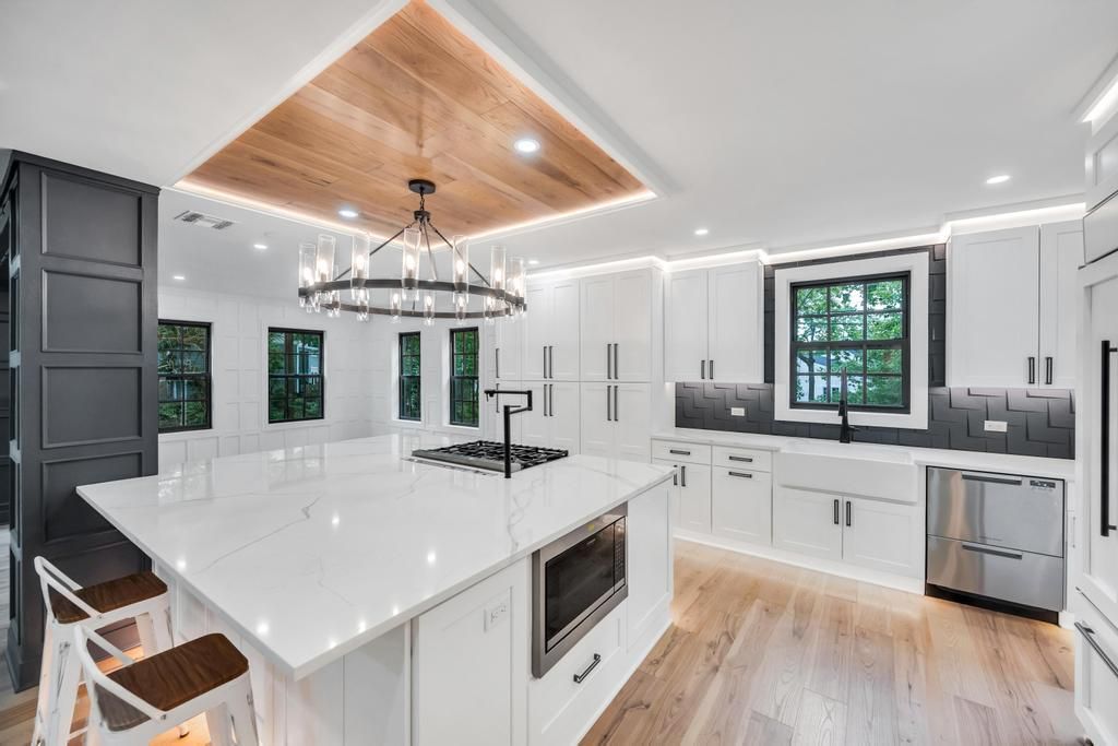Chandelier, Interior, Kitchen, Recessed Lighting, Stainless Steel Appliances, Wooden Ceilings, Wood Texture Flooring