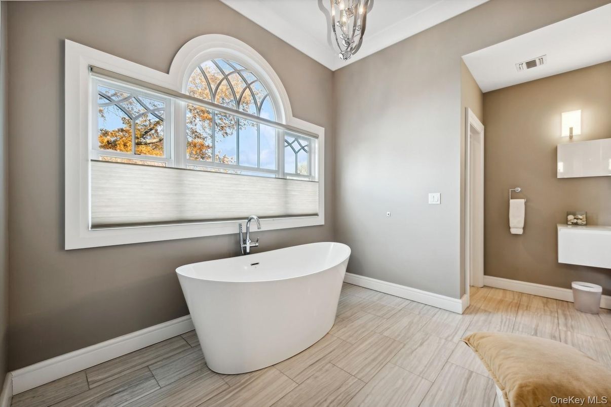 Bathroom, Free Standing Baths, Interior, Wood Texture Flooring
