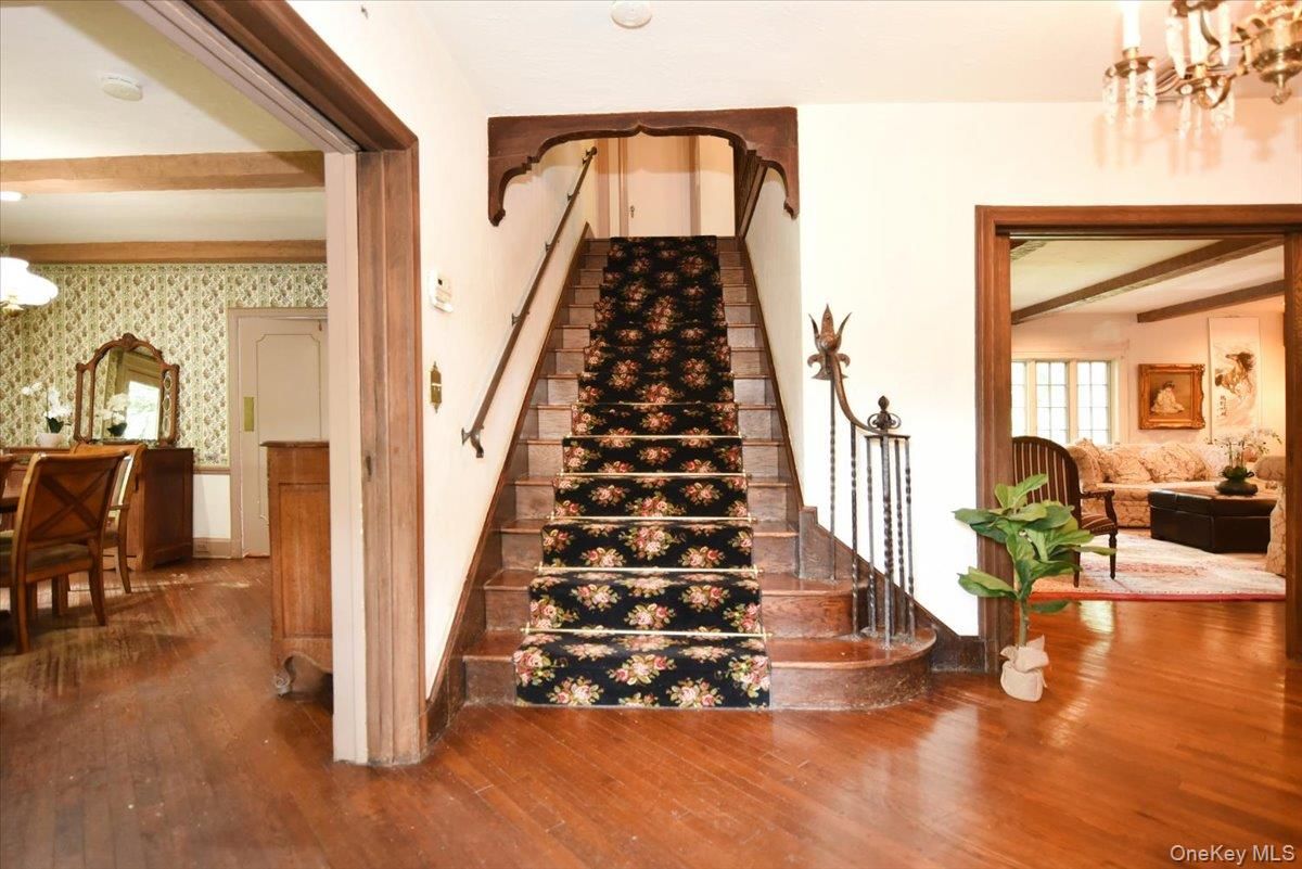 Chandelier, Interior, Recessed Lighting, Wood Texture Flooring