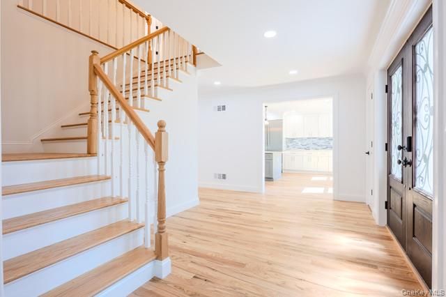 Interior, Recessed Lighting, Wood Texture Flooring