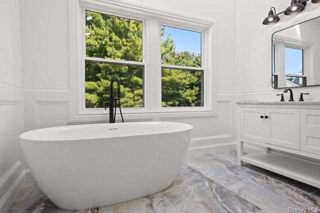 Bathroom, Free Standing Baths, Interior, Marble