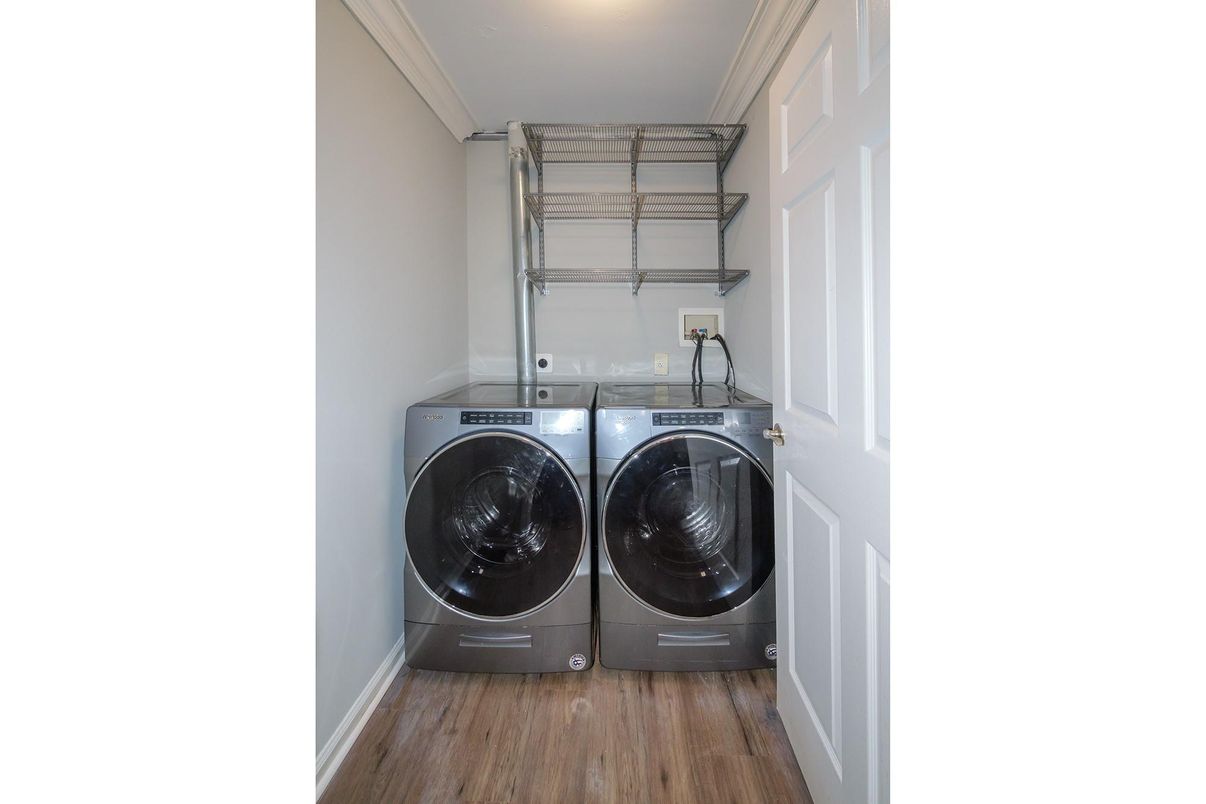 Interior, Utility Closets, Washer, Wood Texture Flooring