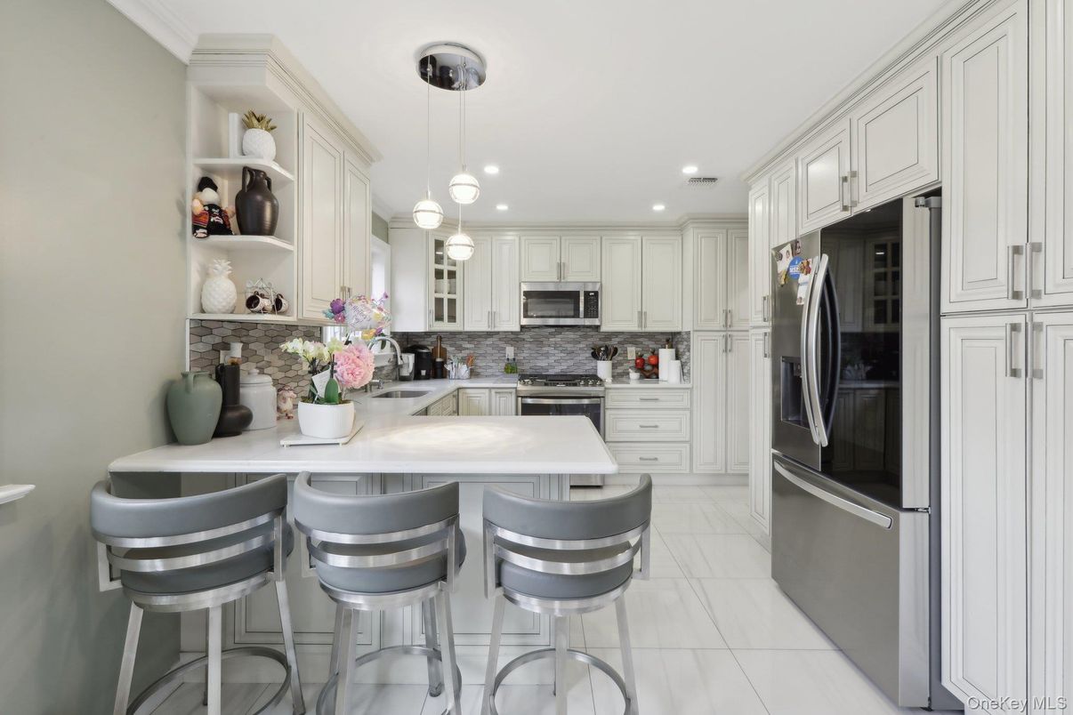 Interior, Kitchen, Pendant Lights, Recessed Lighting, Stainless Steel Appliances