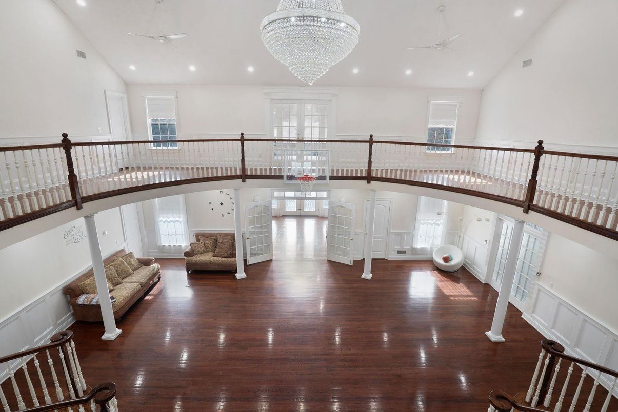 Chandelier, Interior, Recessed Lighting, Wood Texture Flooring