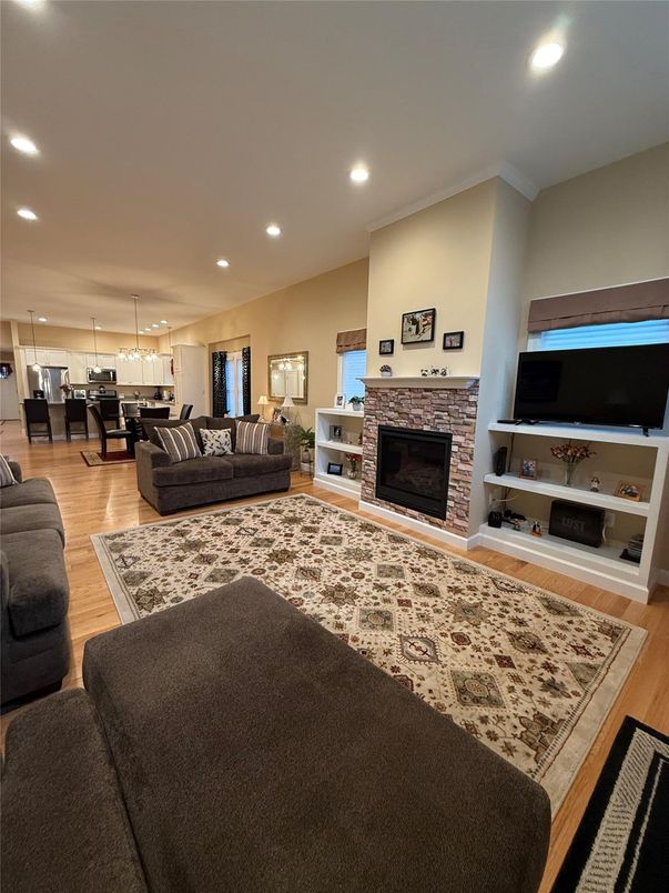 Fireplace, Interior, Living room, Pendant Lights, Recessed Lighting, Wood Texture Flooring