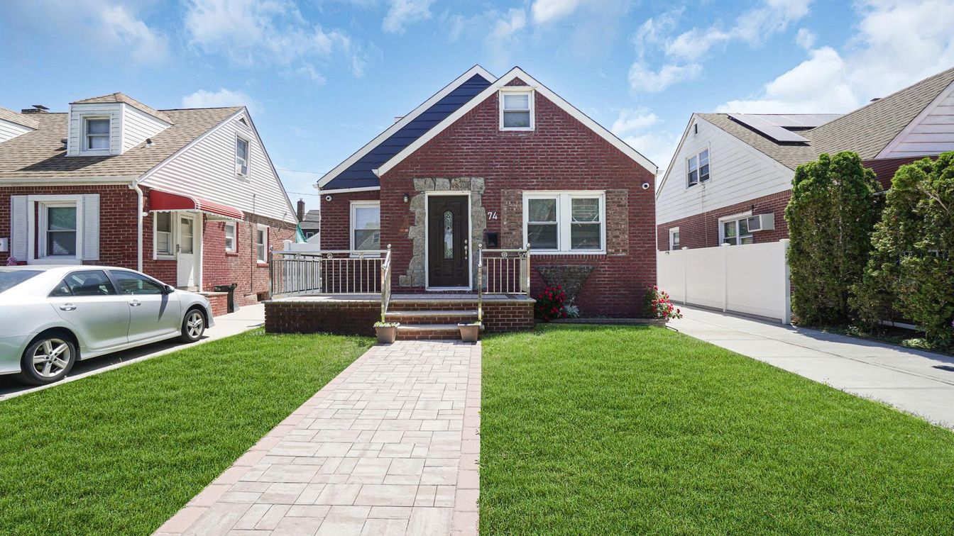 Exterior, Facade, Brick Facade, Brick Traditional