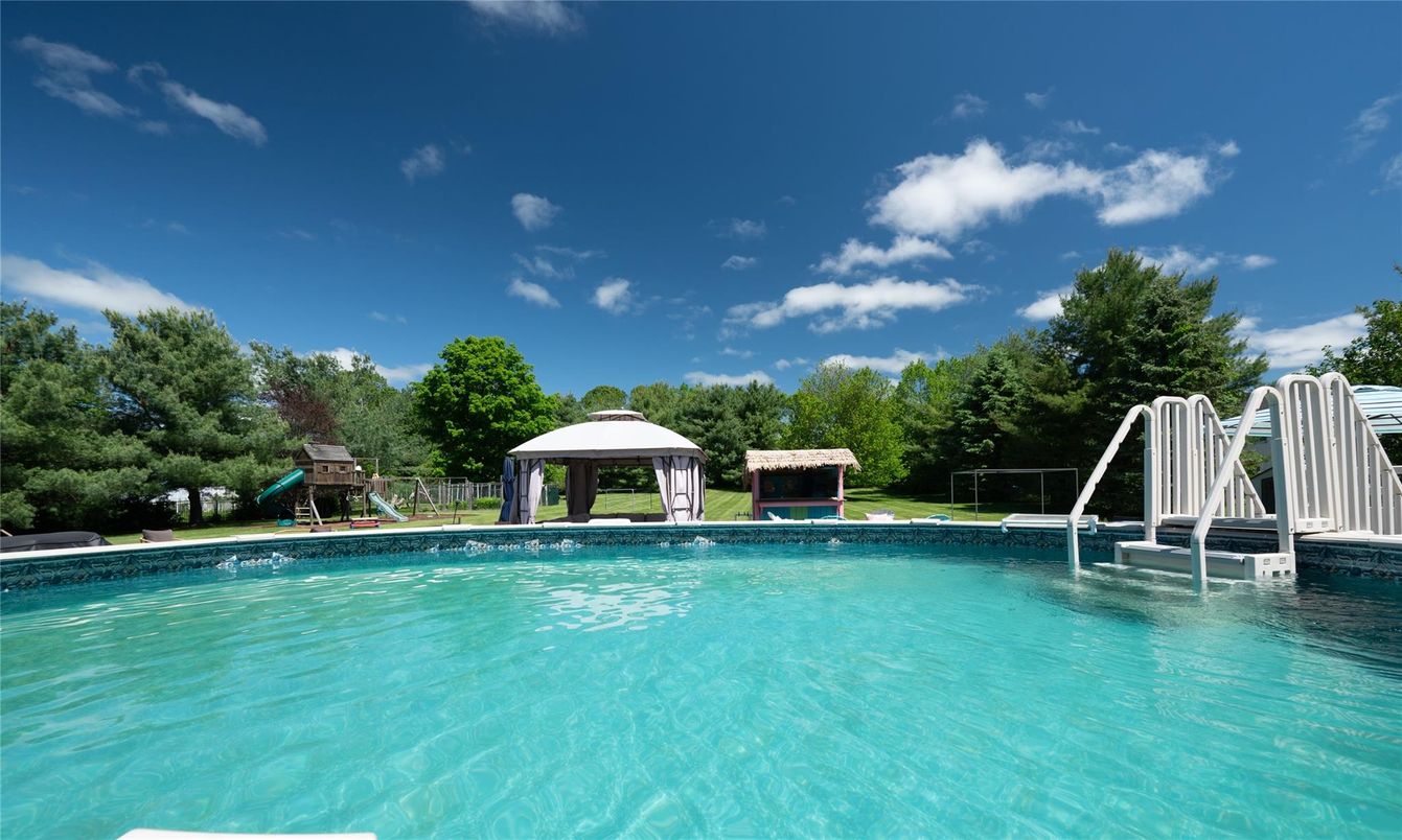 Exterior, Playground, Pool