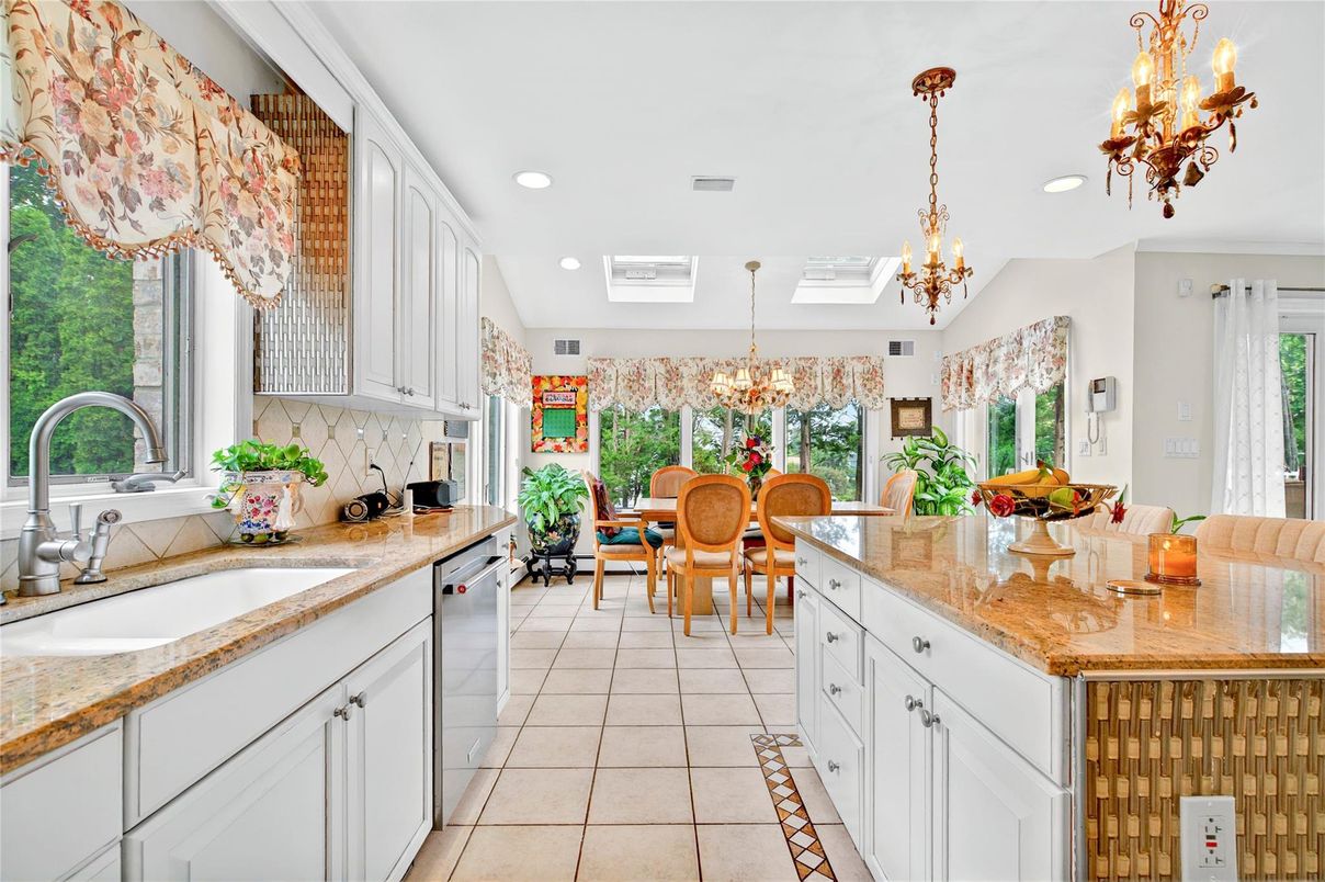 Chandelier, Dining room, Interior, Kitchen, Recessed Lighting