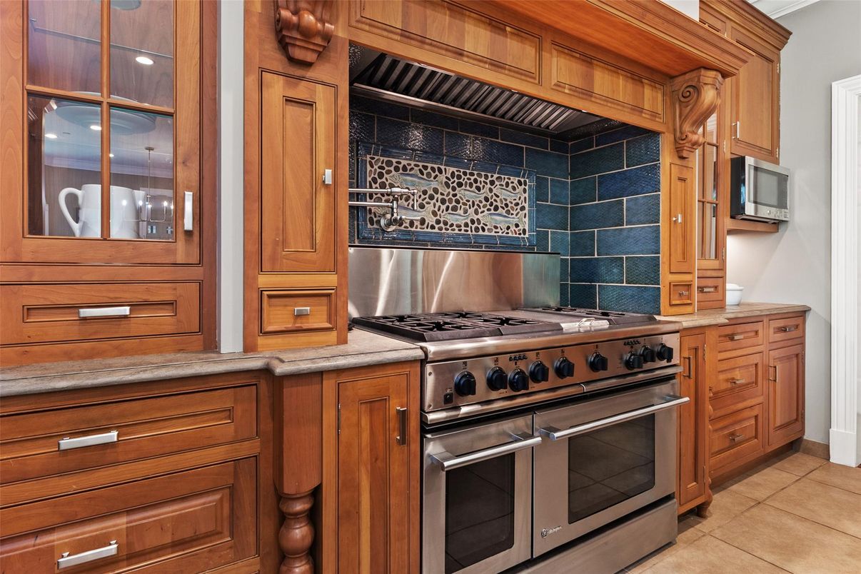 Interior, Kitchen, Stainless Steel Appliances