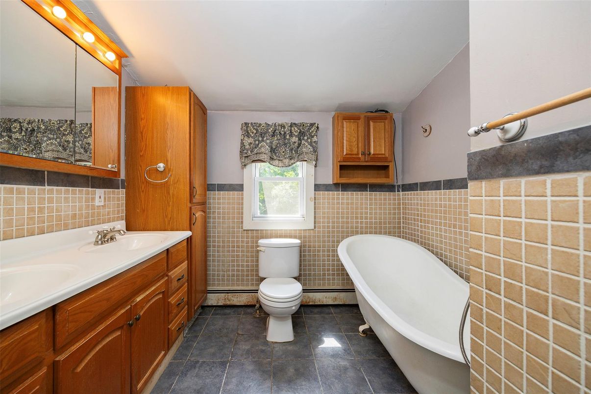 Bathroom, Free Standing Baths, Interior