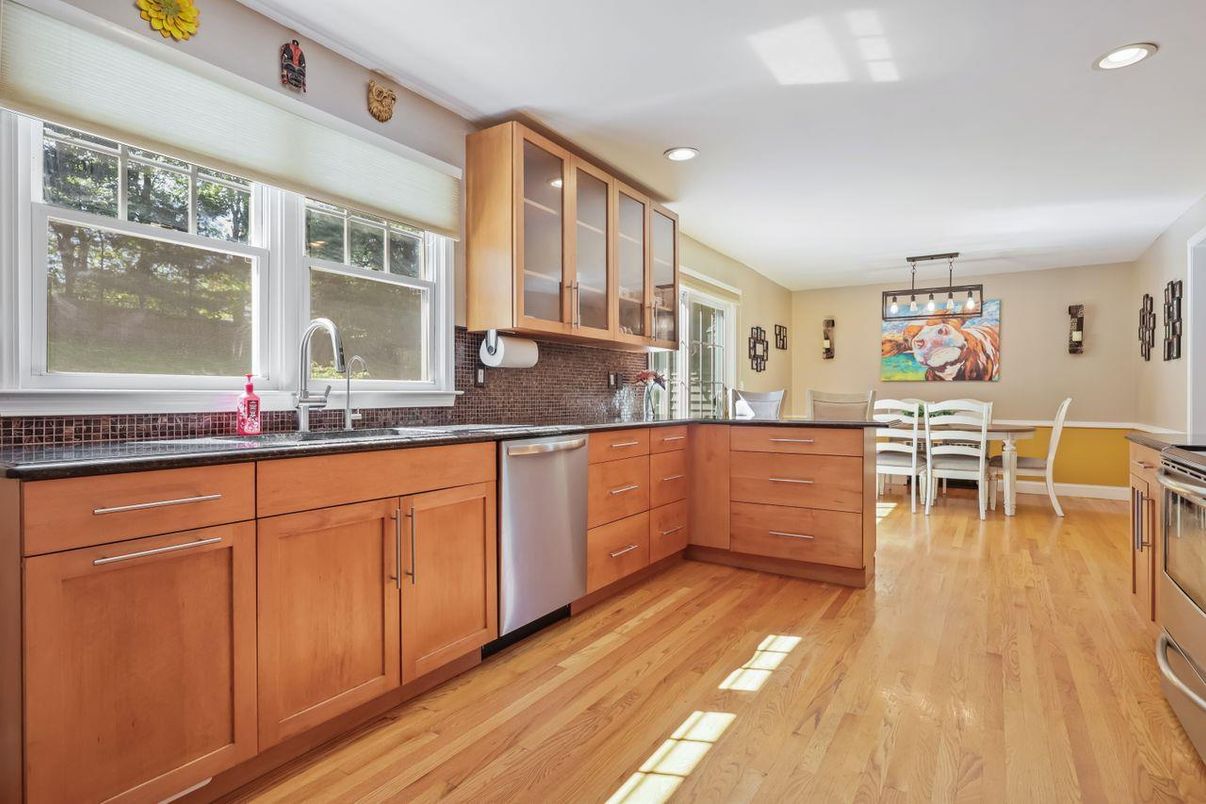 Dining room, Interior, Kitchen, Recessed Lighting, Wood Texture Flooring