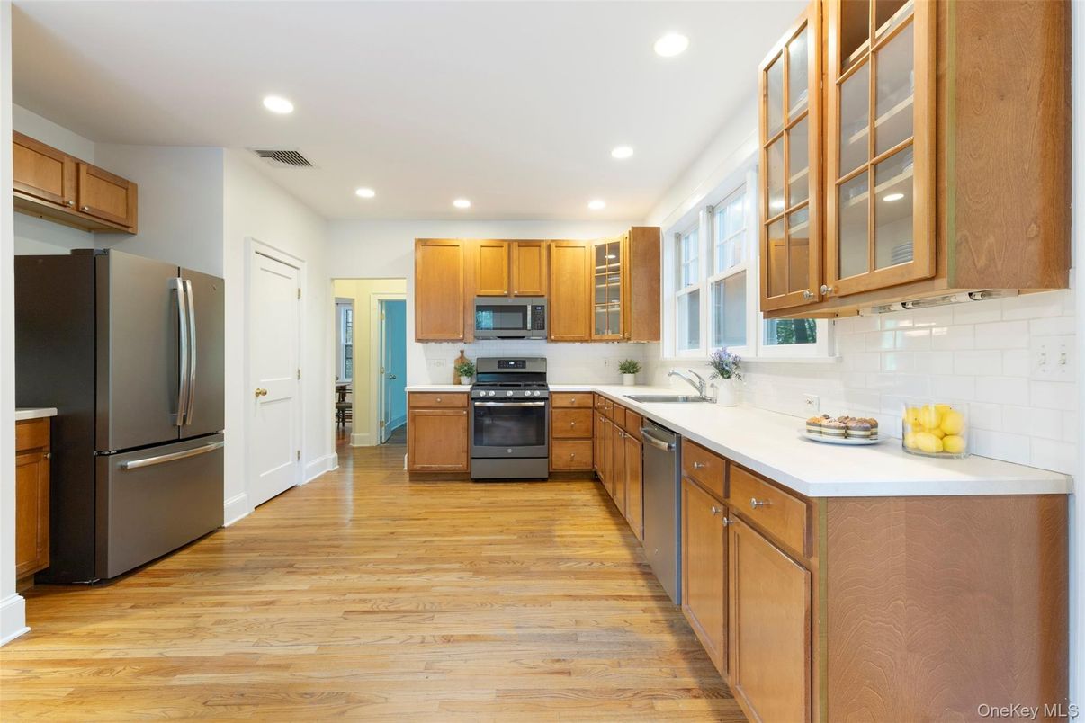Interior, Kitchen, Recessed Lighting, Wood Texture Flooring