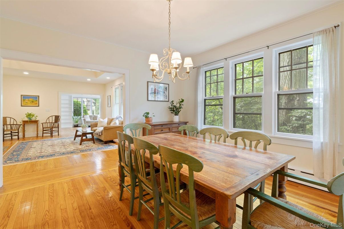 Chandelier, Dining room, Interior, Living room, Recessed Lighting, Wood Texture Flooring