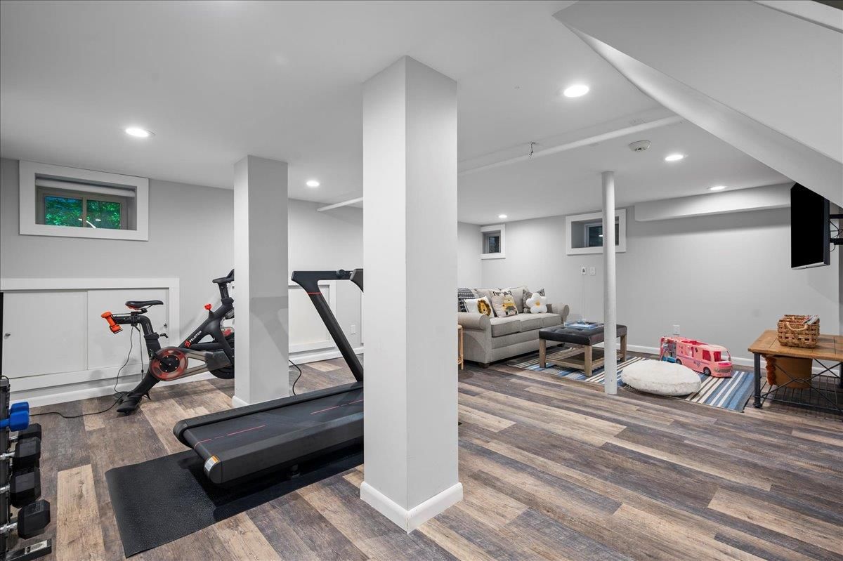 Fitness Equipment, Interior, Recessed Lighting, Wood Texture Flooring