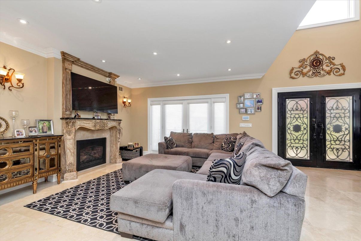 Fireplace, Interior, Living room, Recessed Lighting