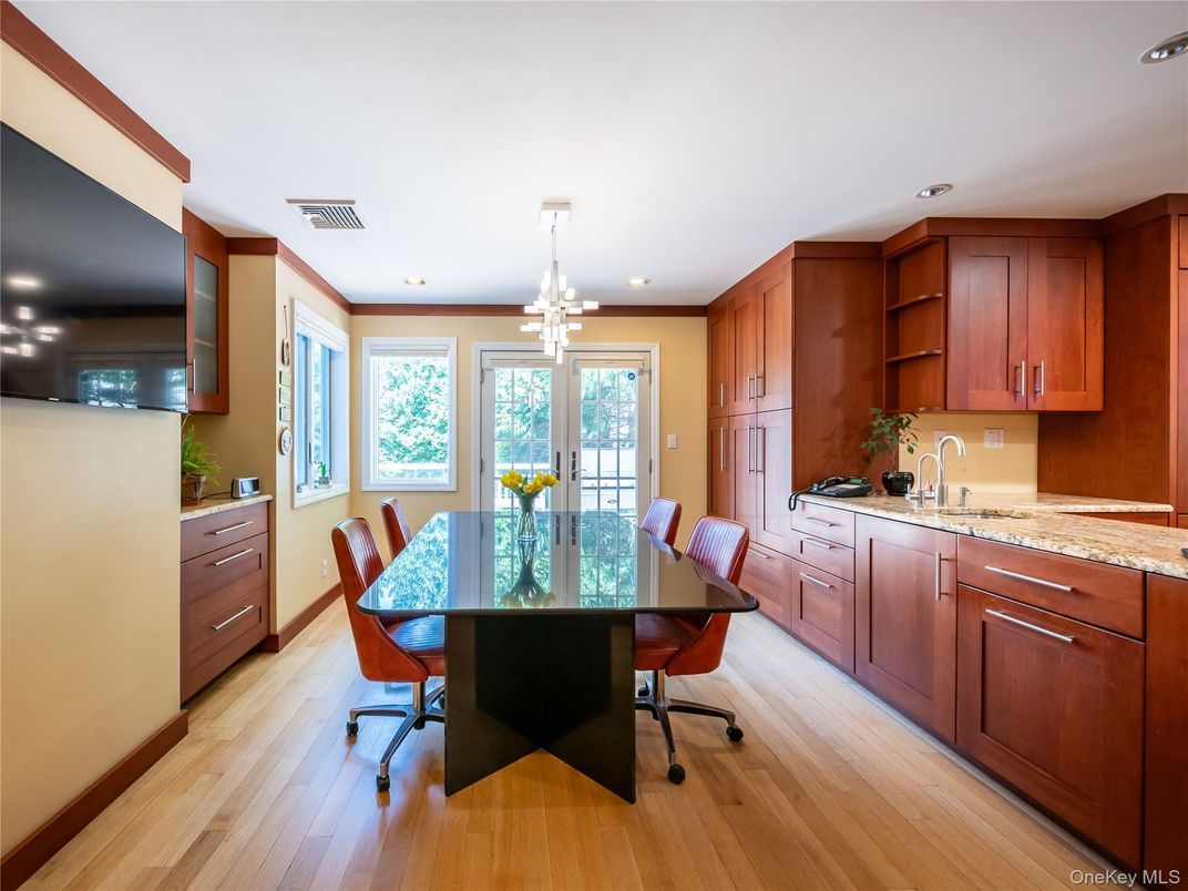 Dining room, Interior, Kitchen, Pendant Lights, Recessed Lighting, Wood Texture Flooring