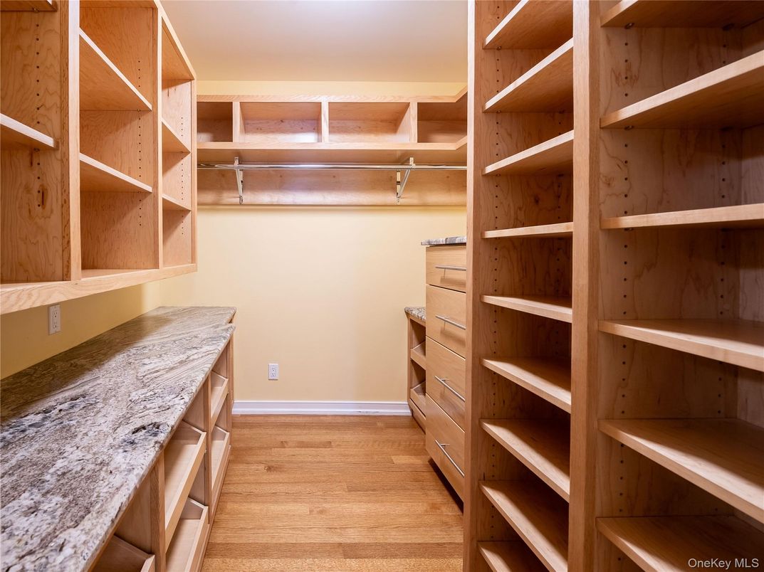 Interior, Walk-in Closets, Wood Texture Flooring