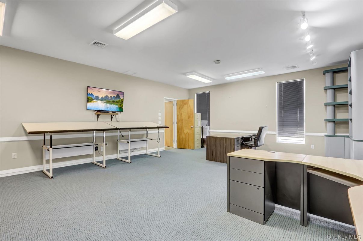 Home Office, Interior