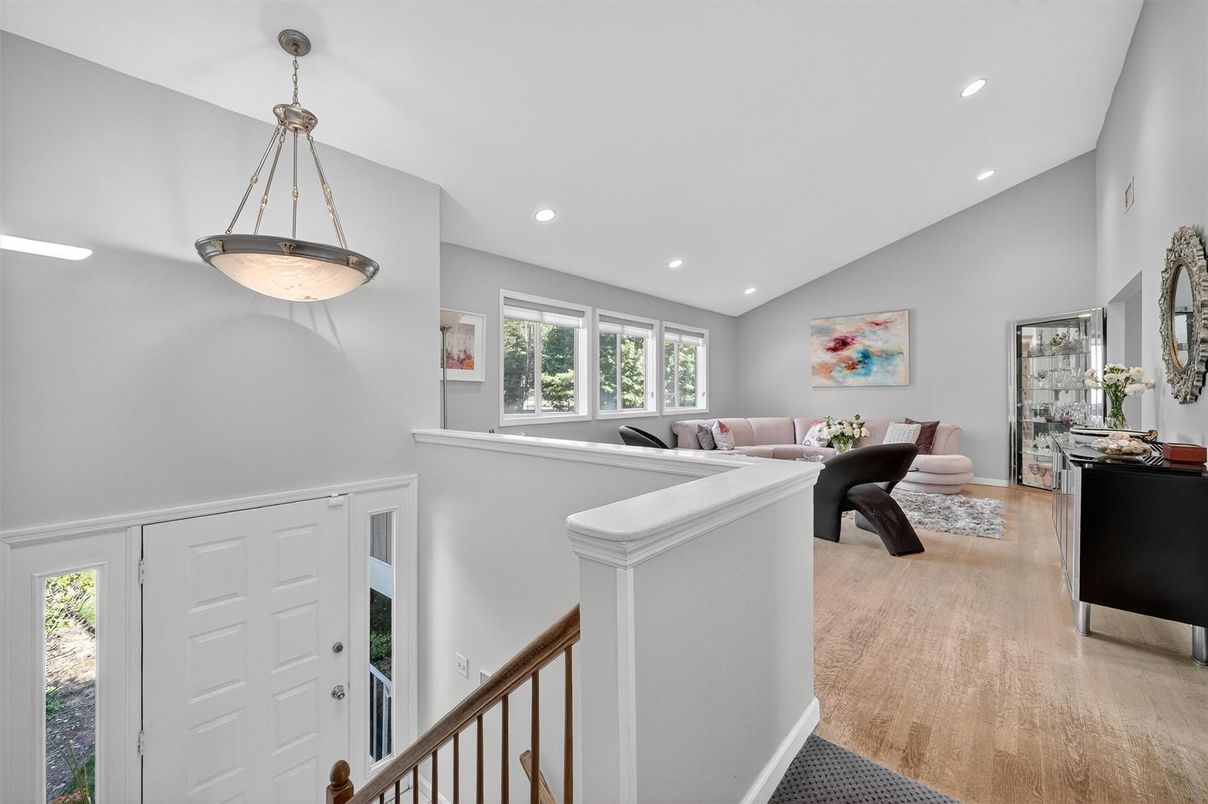 Interior, Living room, Pendant Lights, Recessed Lighting, Wood Texture Flooring