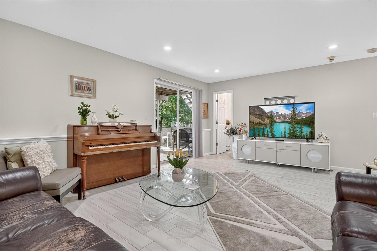 Interior, Living room, Piano, Recessed Lighting