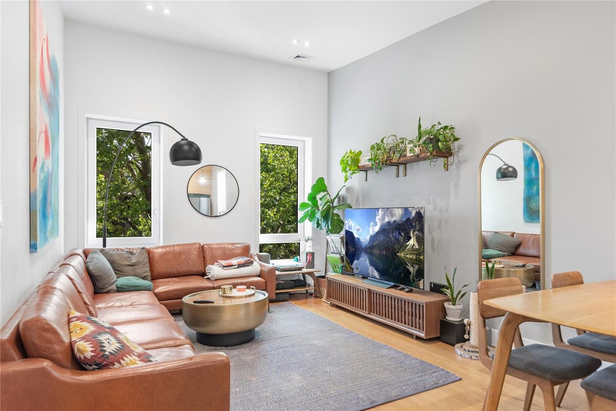 Interior, Living room, Recessed Lighting, Wood Texture Flooring