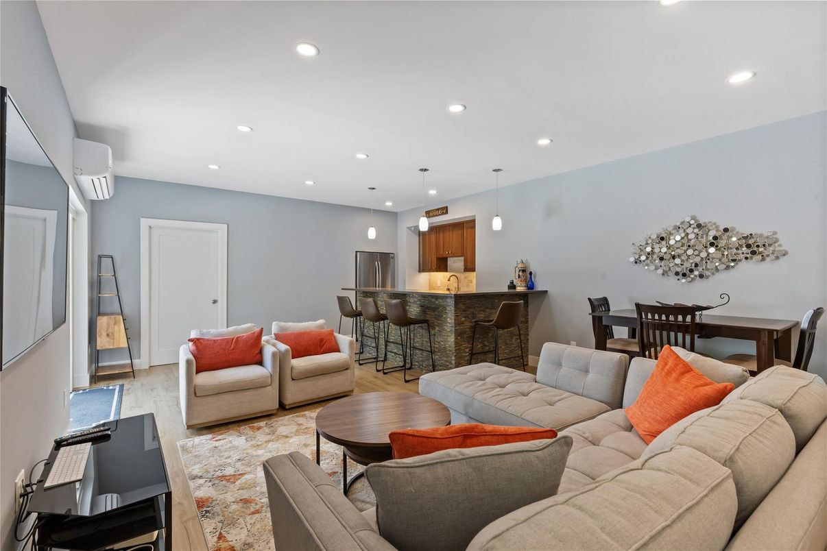 Dining room, Interior, Living room, Pendant Lights, Recessed Lighting, Wood Texture Flooring