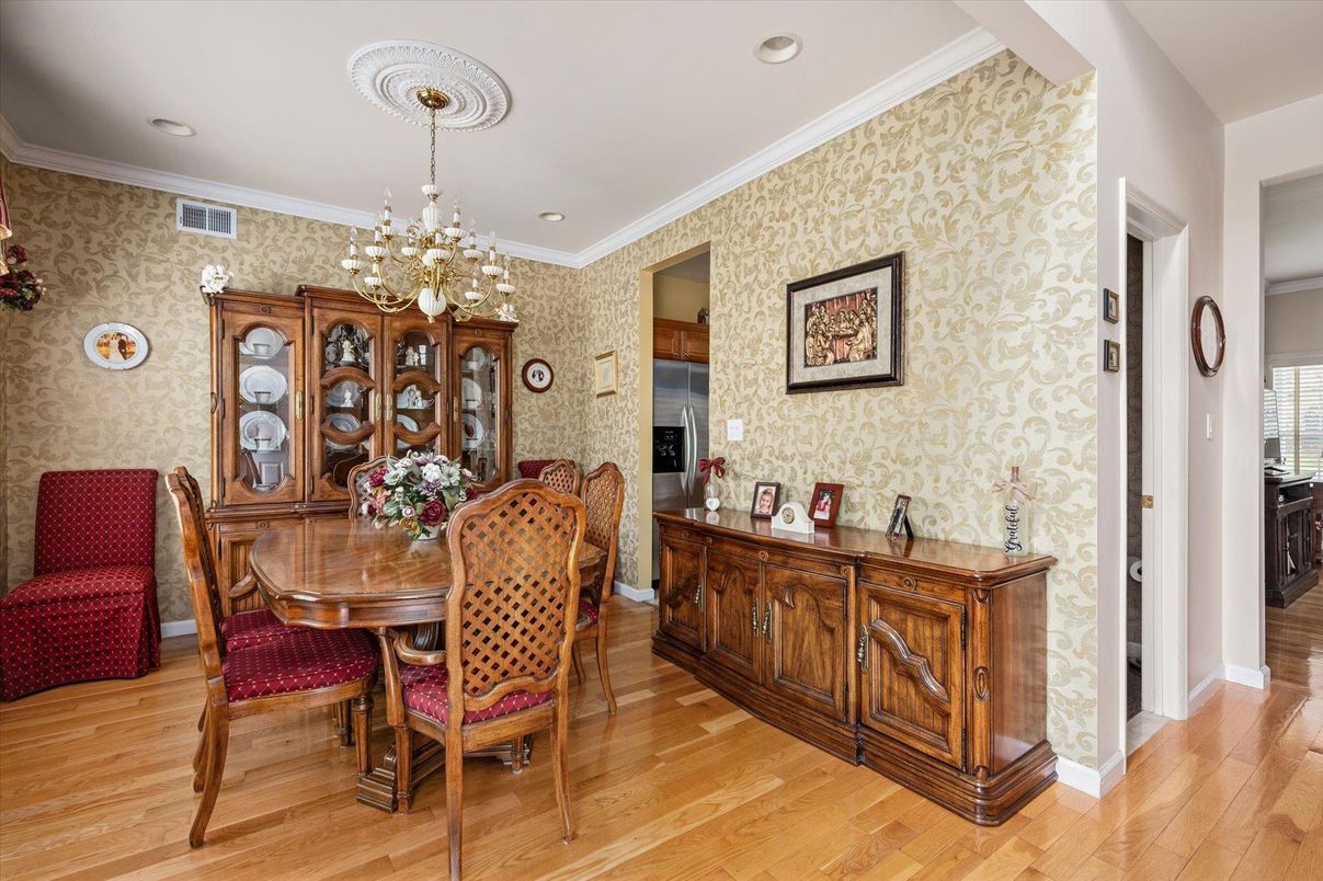 Chandelier, Dining room, Interior, Recessed Lighting, Wood Texture Flooring