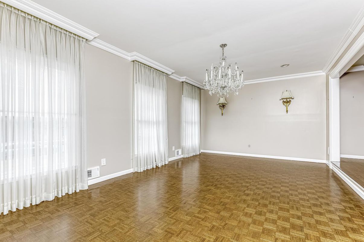 Chandelier, Empty room, Interior, Wood Texture Flooring