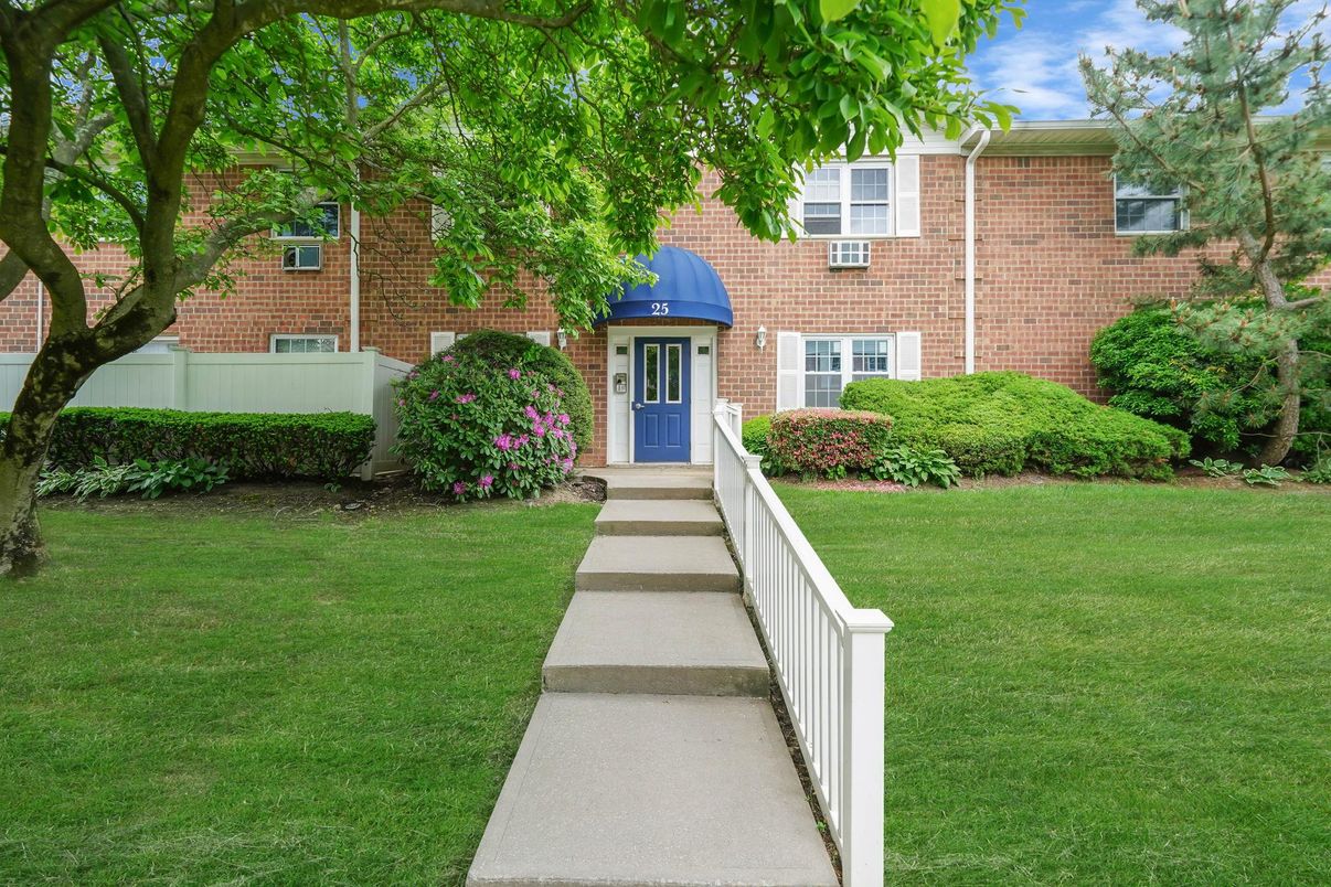 Backyard, Exterior, Facade, Brick Facade, None
