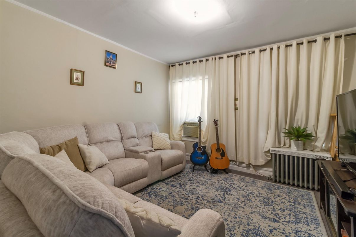 Fitness Equipment, Interior, Living room