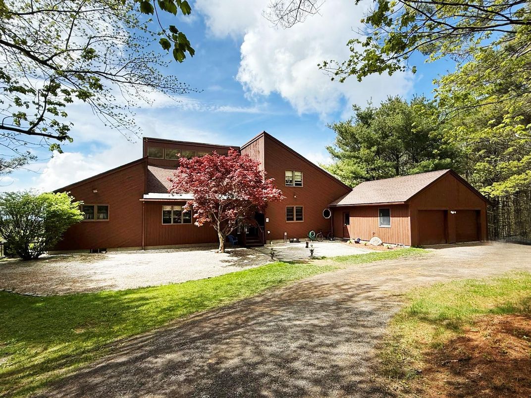 Backyard, Detached Garage, Exterior