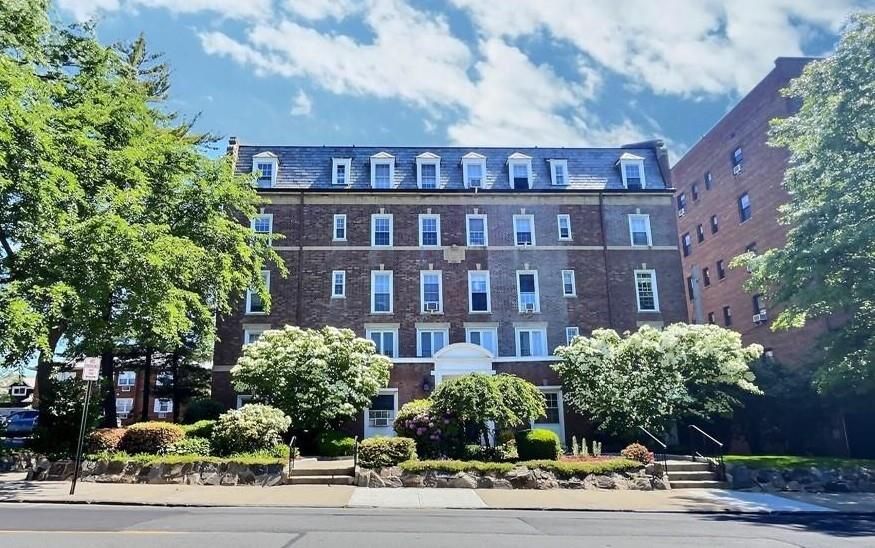 Exterior, Facade, Condo Building