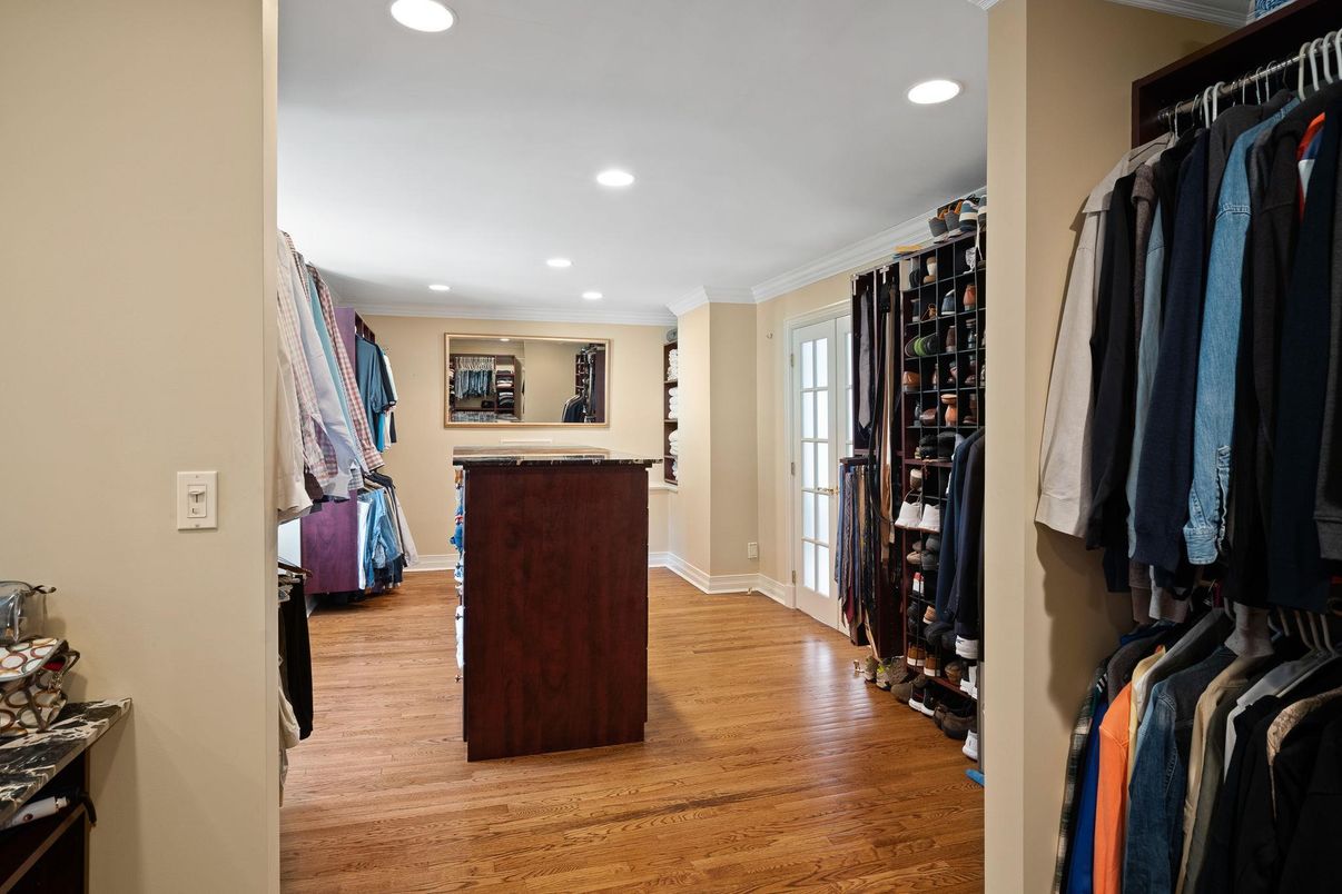 Interior, Recessed Lighting, Walk-in Closets, Wood Texture Flooring
