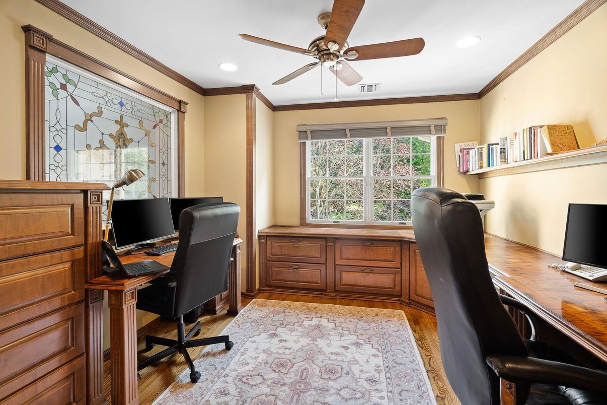 Home Office, Interior, Recessed Lighting, Wood Texture Flooring