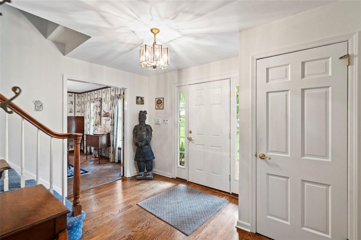 Chandelier, Interior, Wood Texture Flooring