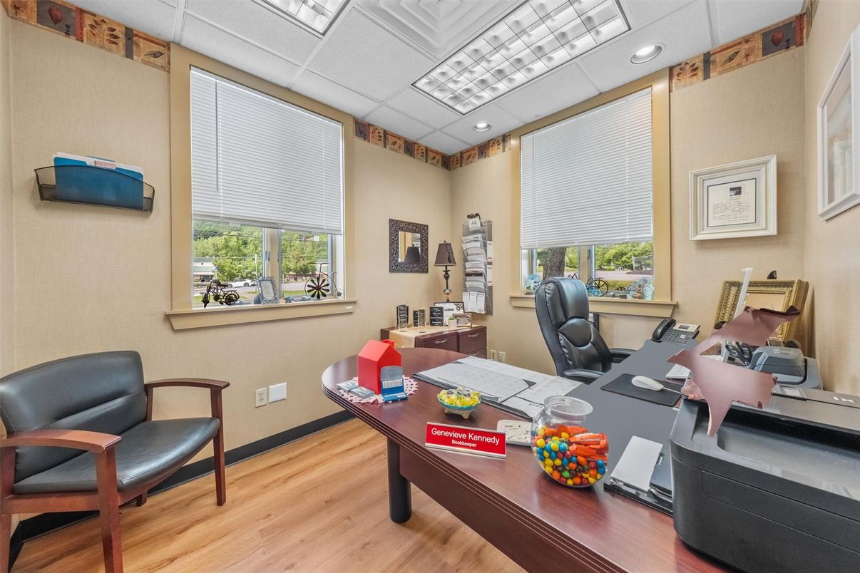 Home Office, Interior, Recessed Lighting, Wood Texture Flooring