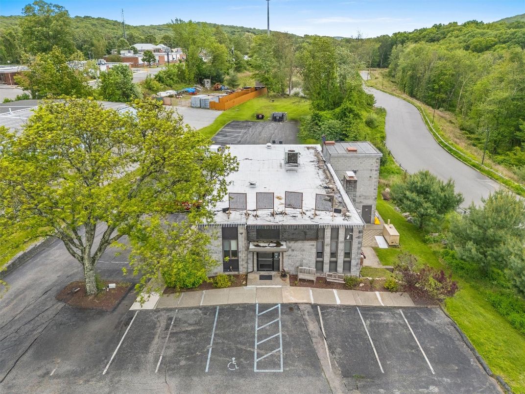 Exterior, Drone