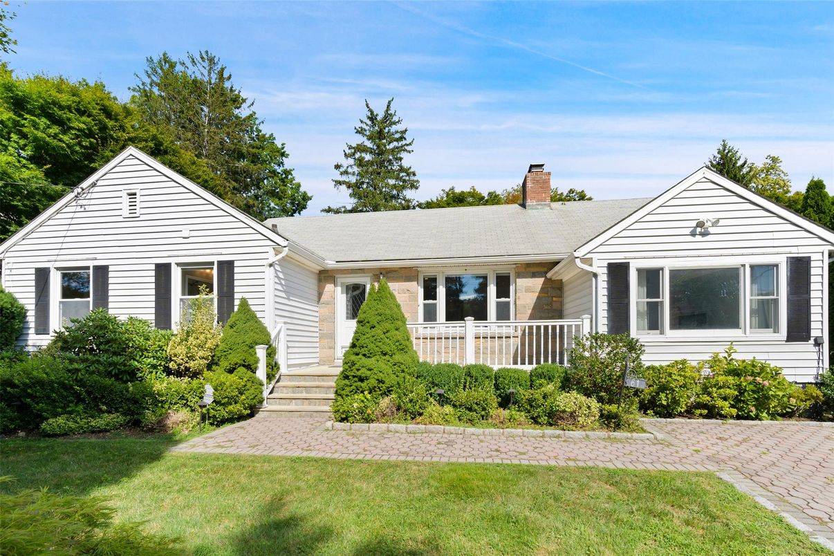 Backyard, Exterior, Facade, Ranch