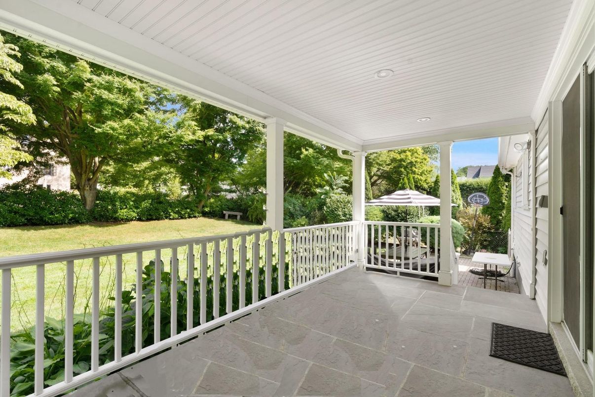 Exterior, Interior, Recessed Lighting, Sun Room