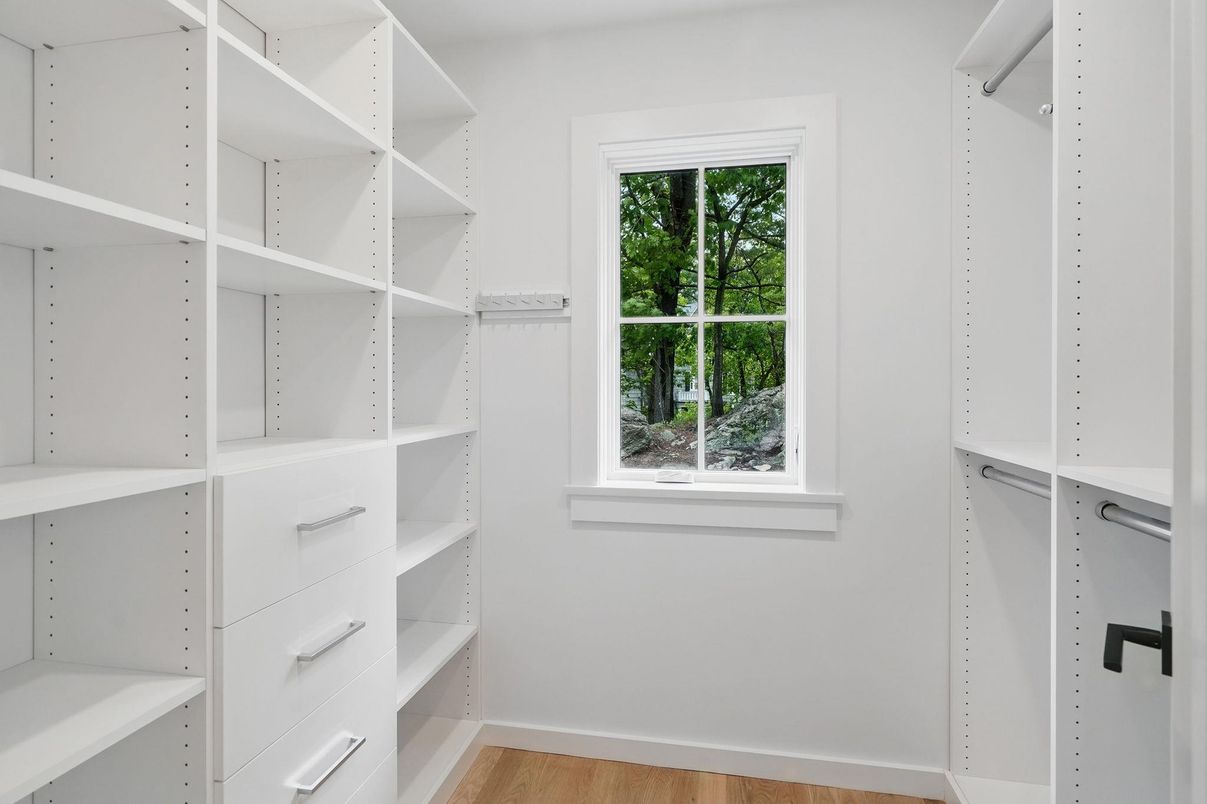 Interior, Walk-in Closets, Wood Texture Flooring