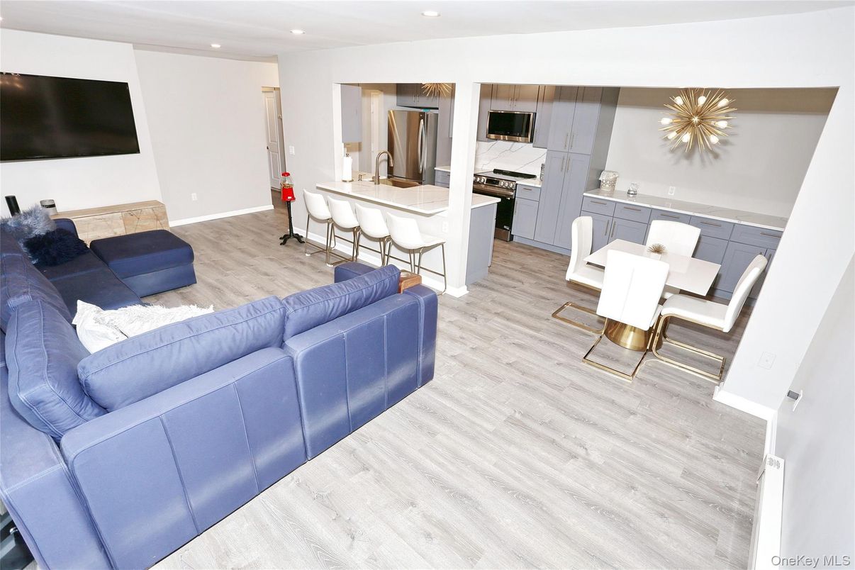 Interior, Kitchen, Living room, Recessed Lighting, Wood Texture Flooring