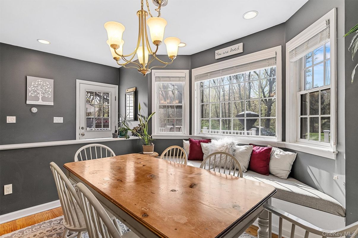 Chandelier, Dining room, Interior, Recessed Lighting, Wood Texture Flooring