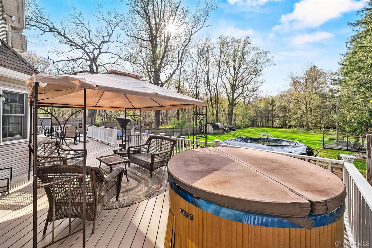 Exterior, Hot Tub