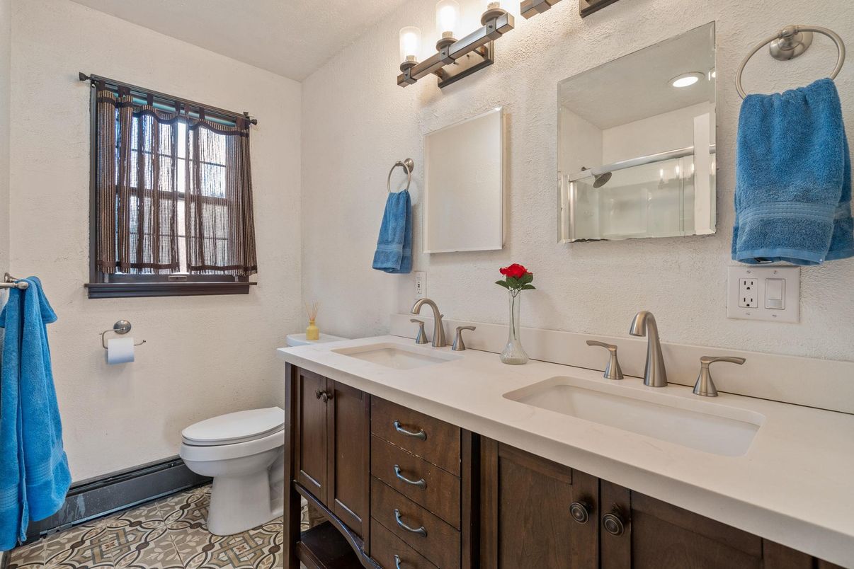 Bathroom, Dual Sink Vanities, Interior