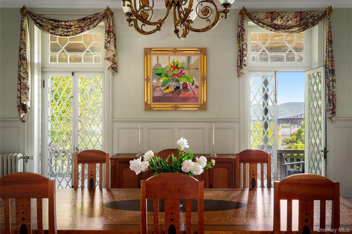 Chandelier, Dining room, Interior