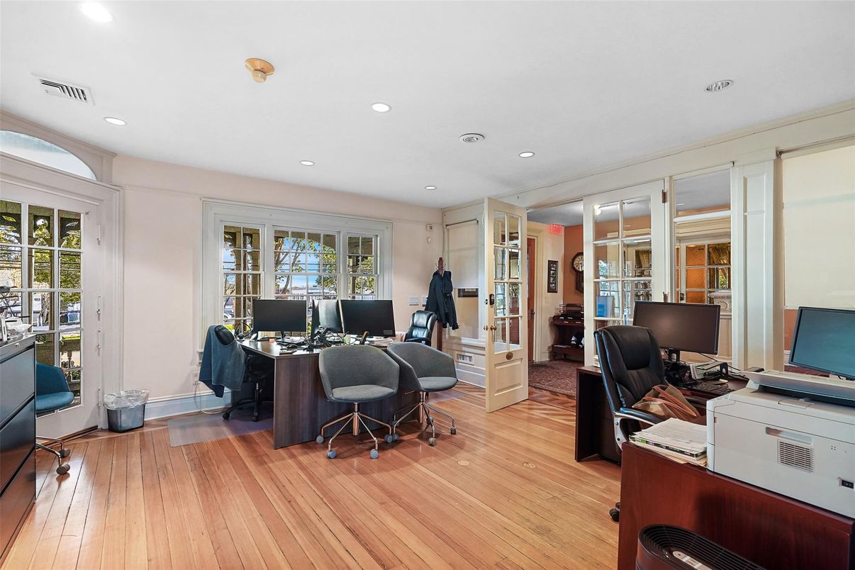 Home Office, Interior, Recessed Lighting, Wood Texture Flooring
