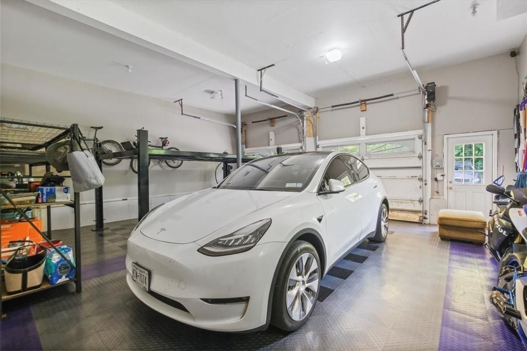 Garage, Interior
