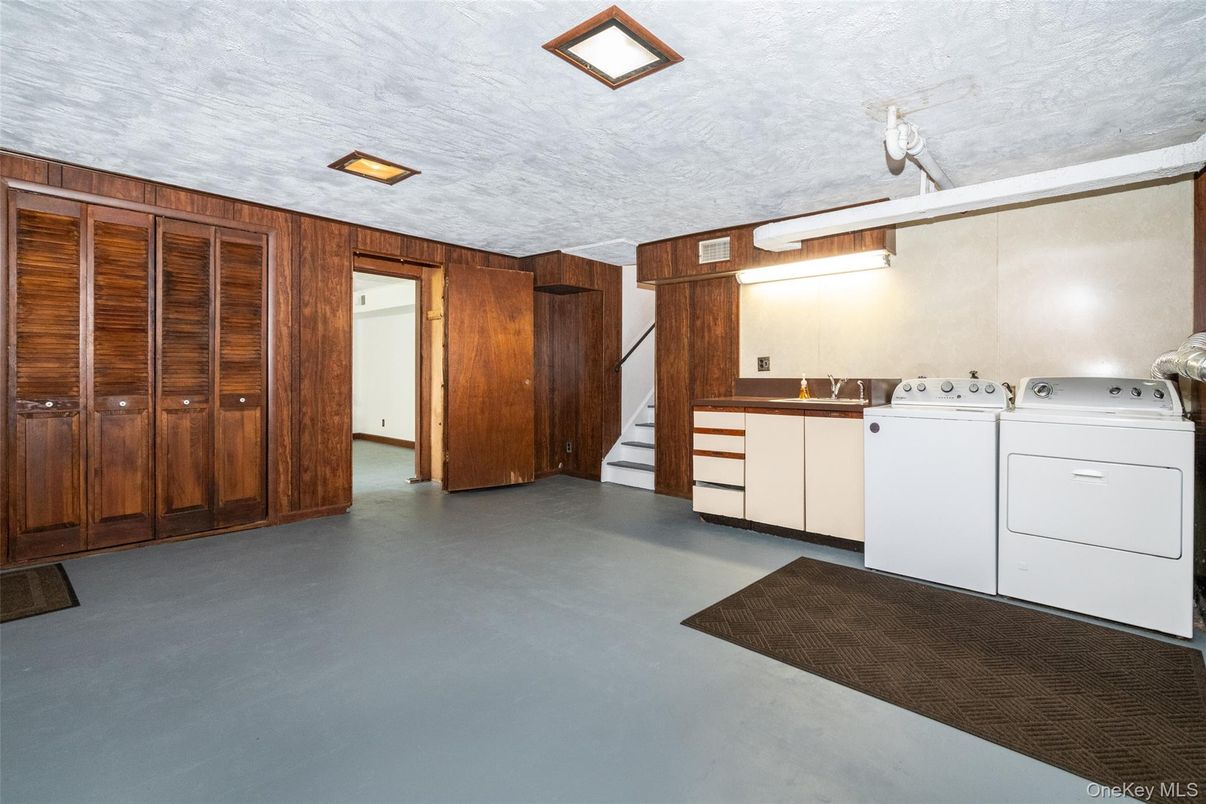 Interior, Washer, Wooden Walls